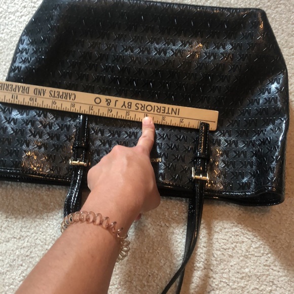Michael kors purse - Picture 13 of 13